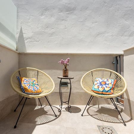 Casa Senorial Del Siglo XVIII Aparthotel Sevilla Eksteriør bilde