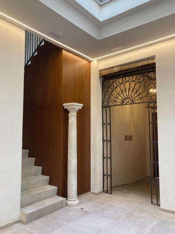 Casa Senorial Del Siglo XVIII Aparthotel Sevilla Eksteriør bilde