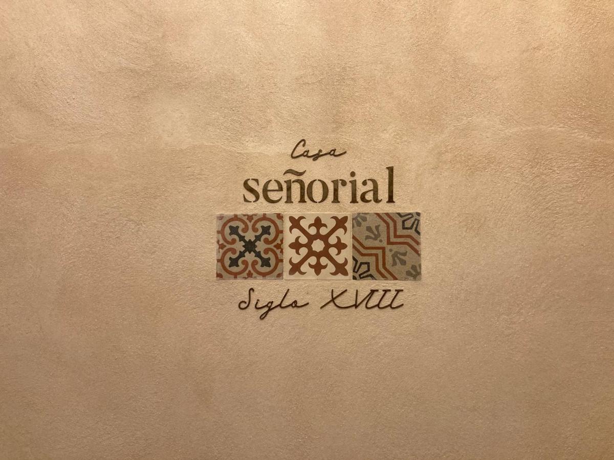 Casa Senorial Del Siglo XVIII Aparthotel Sevilla Eksteriør bilde