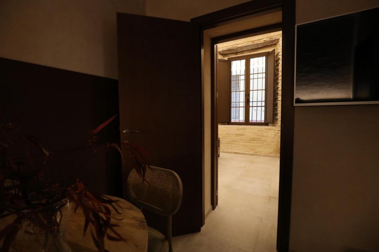 Casa Senorial Del Siglo XVIII Aparthotel Sevilla Eksteriør bilde