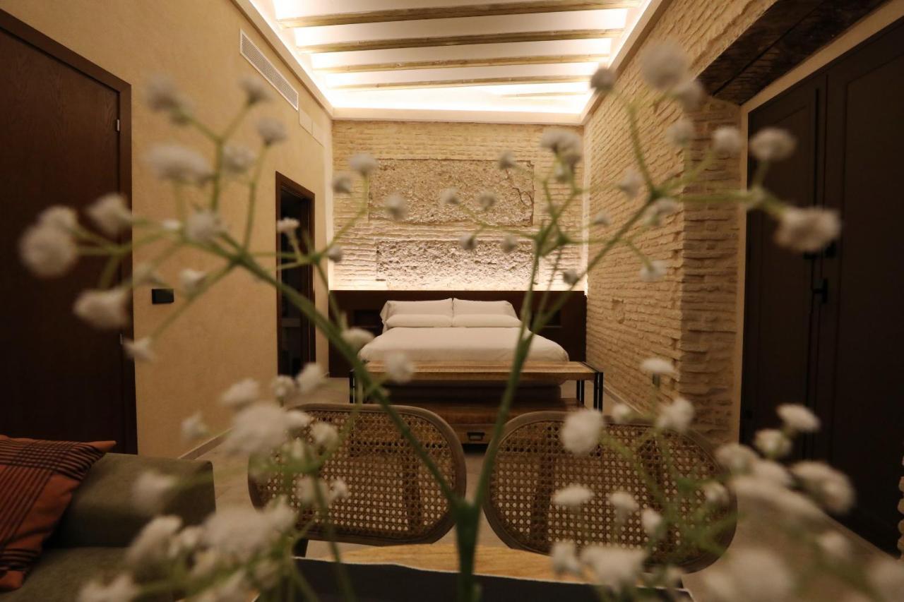 Casa Senorial Del Siglo XVIII Aparthotel Sevilla Eksteriør bilde