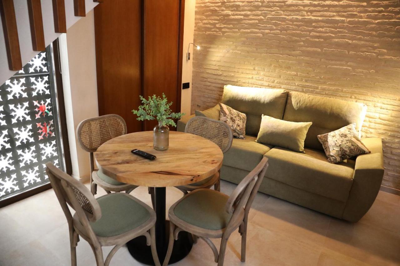 Casa Senorial Del Siglo XVIII Aparthotel Sevilla Eksteriør bilde