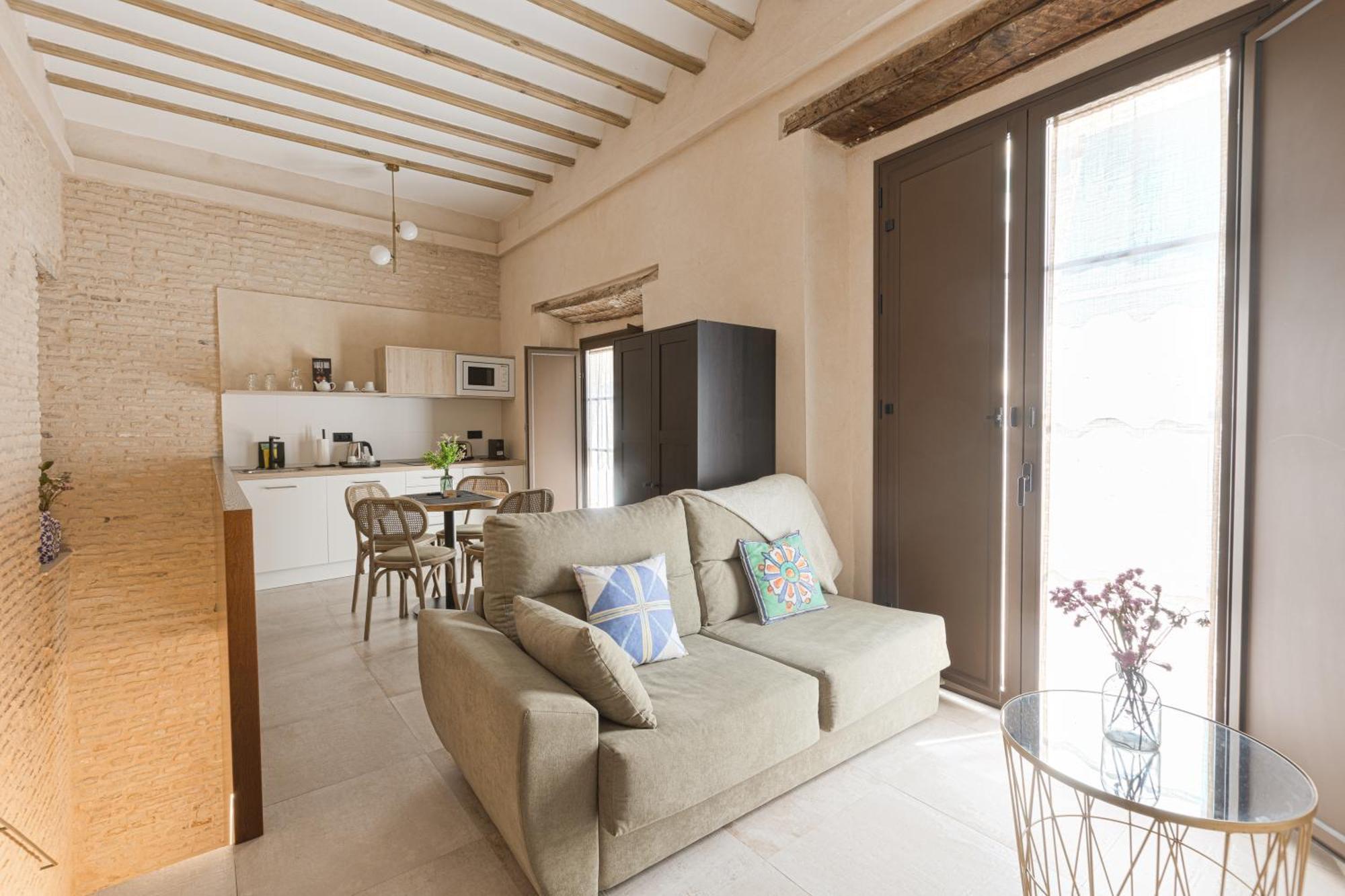 Casa Senorial Del Siglo XVIII Aparthotel Sevilla Eksteriør bilde